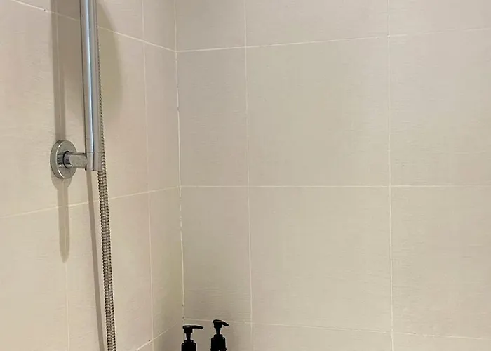 Apartahotel The Nook Staycation At Azure Urban Parañaque